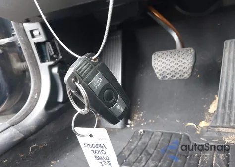 2010 BMW 328 I Sulev z USA, uszkodzony, nr VIN WBAWR3C58AP462465